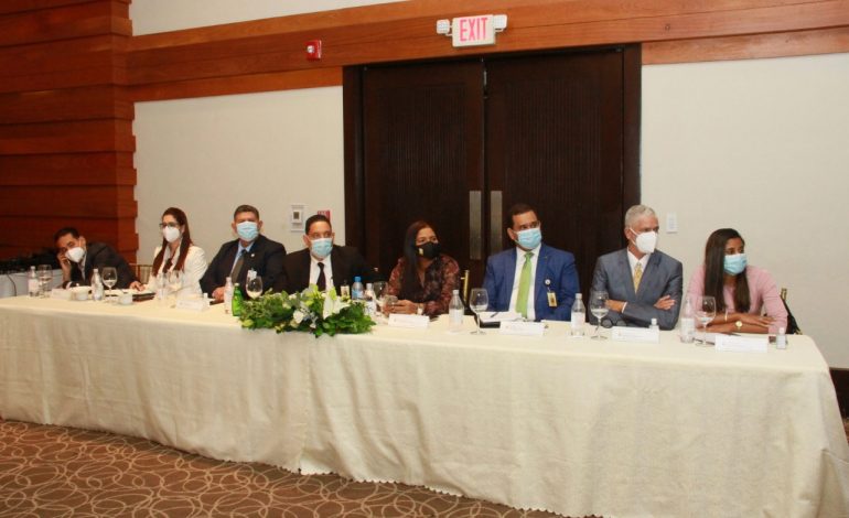  JCE realiza primer encuentro regional con miembros titulares y secretarios de 15 juntas electorales de la Región Este del país