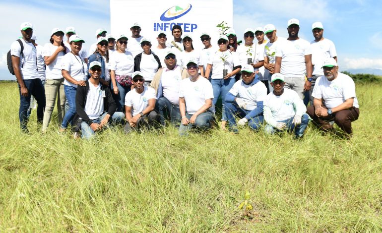 INFOTEP y Medio Ambiente realizan jornada de reforestación en San Juan de la Maguana