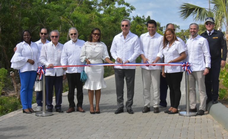 El presidente Luis Abinader y el ministro David Collado dejan inaugurada varias obras en Miches