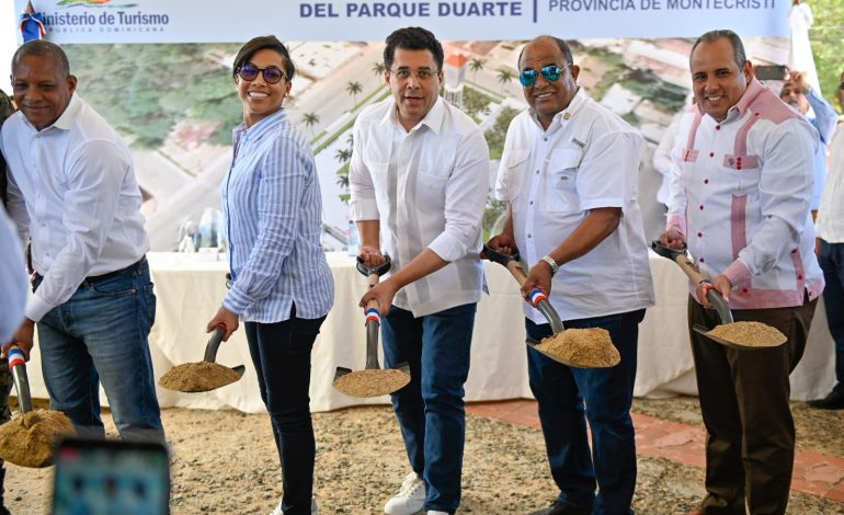 Ministro Collado deja iniciados trabajos de reconstrucción del Parque Duarte de Montecristi