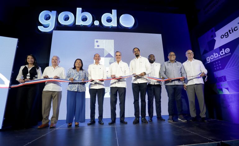 Presidente Abinader apertura nuevo “Punto GOB Occidental Mall” que impactará a más de un millón de ciudadanos de SDO