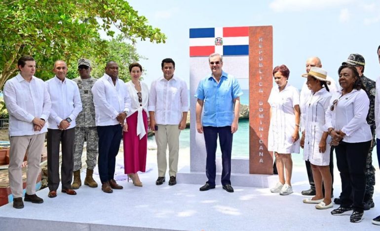 Presidente Abinader y ministro de Turismo dejan iniciados reconstrucción del Parque Nacional Submarino La Caleta.