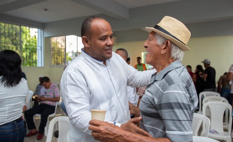 Líderes comunitarios ofrecen su apoyo al aspirante a diputado Héctor Garibaldi