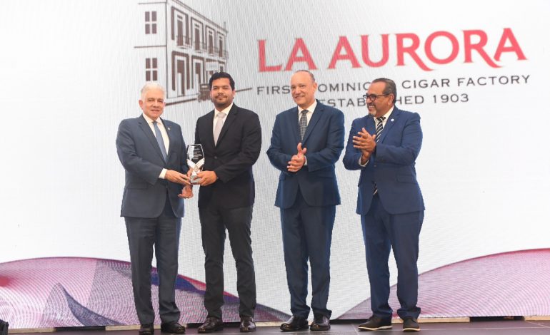  Premian el desempeño, las estrategias y la innovación de la fábrica de cigarros La Aurora