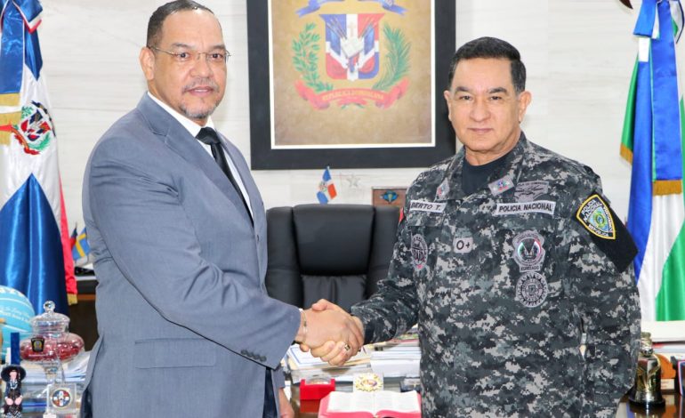 Director de la Defensa Pública apoya proceso de transformación de la Policía Nacional.
