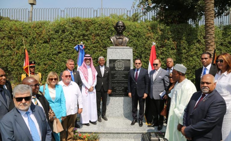 Primer busto oficial de Duarte en África, develado por la Embajada de RD en Egipto en memorable acto