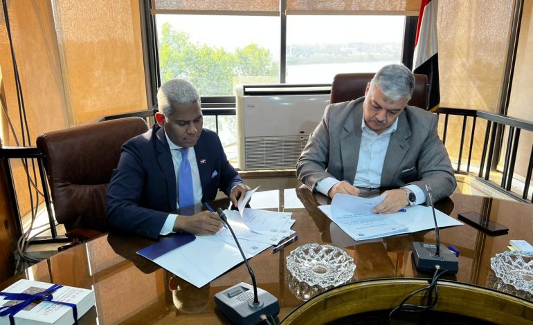 Embajada de RD en Egipto firma acuerdo para subtitular películas y traducir libros dominicanos al árabe