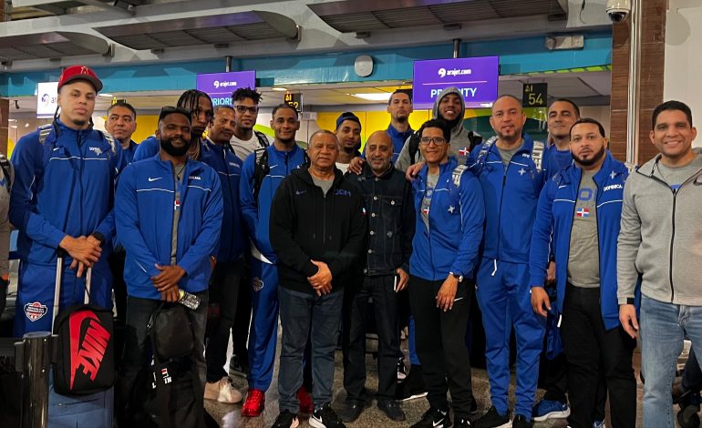 Arajet acuerda con FEDOMBAL ser la línea aérea oficial de la Selección Nacional de Baloncesto