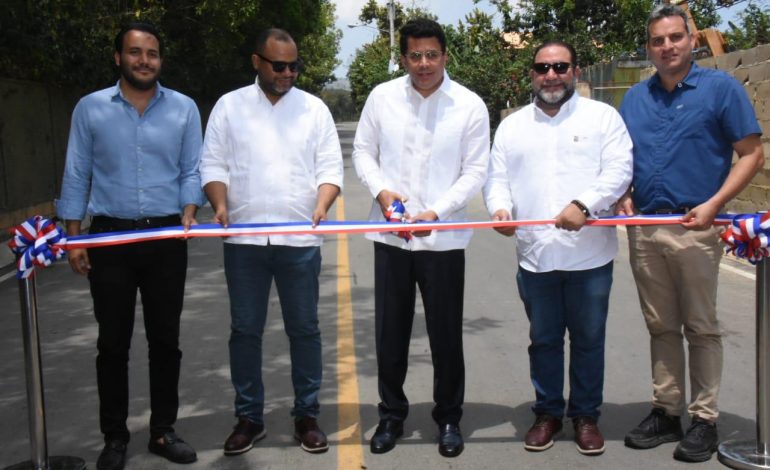 Ministro de Turismo inaugura obra en Jarabacoa por un monto superior a los 80 millones de pesos.