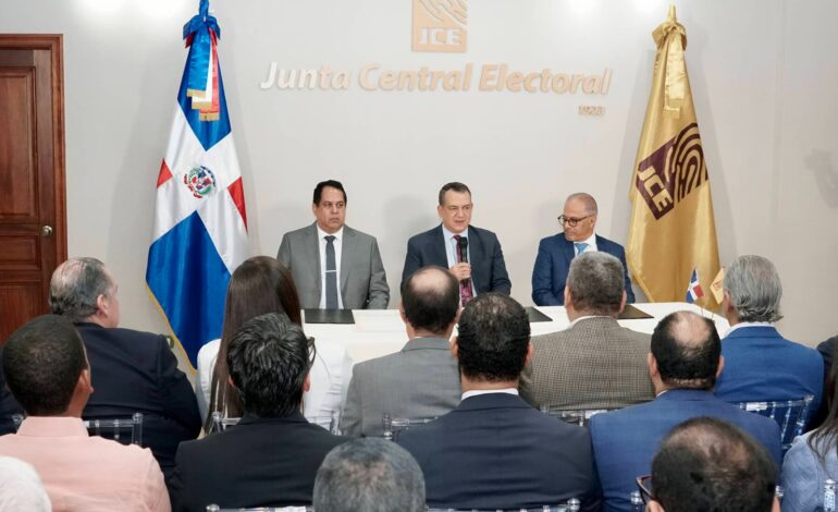 JCE y EMDOC firman contrato para suplir equipos, materiales y servicios para la nueva cédula