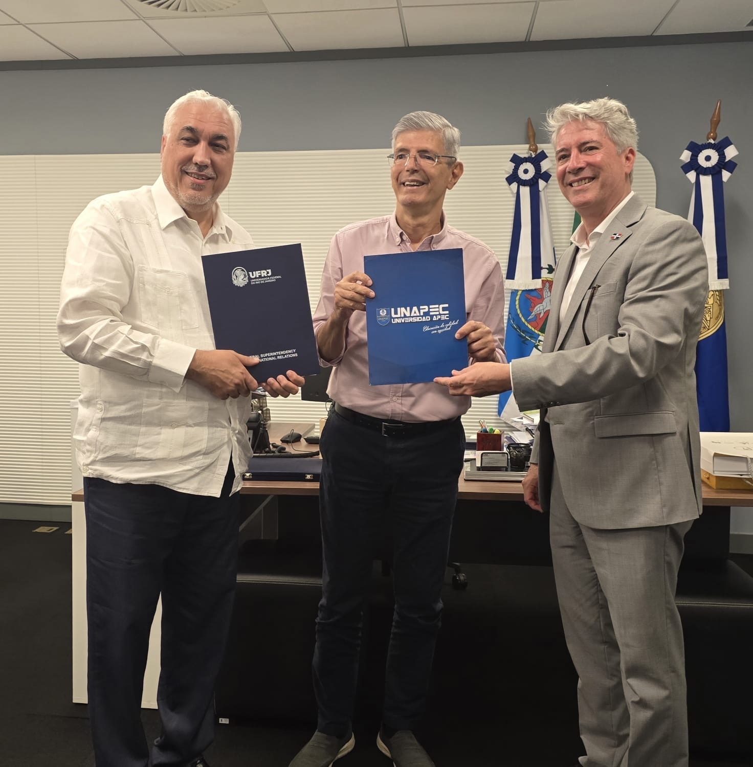 Brasil y República Dominicana estrechan lazos académicos con acuerdo entre UNAPEC y la Universidad Federal de Río de Janeiro