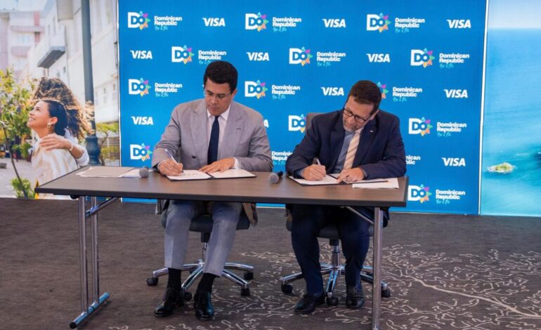 DAVID COLLADO FIRMA ACUERDO CON VISA INTERNACIONAL PARA FORTALCER LA PROMOCIÓN TURISTICA DE RD.