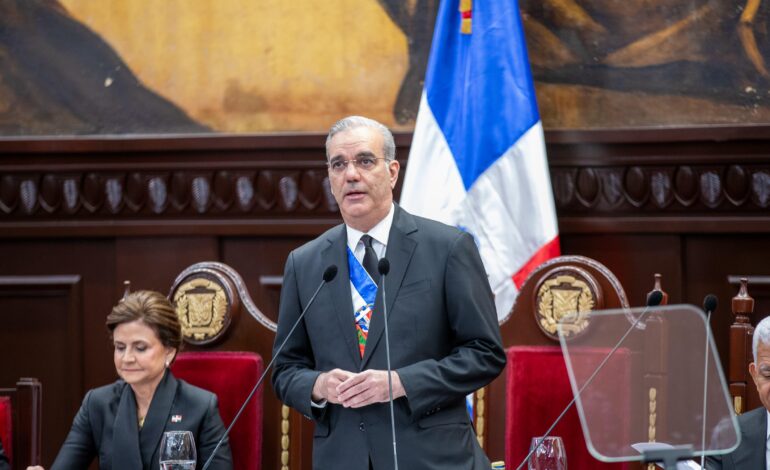 Abinader destaca que más de un millón de dominicanos se bancarizaron en 2025 a través de Banreservas