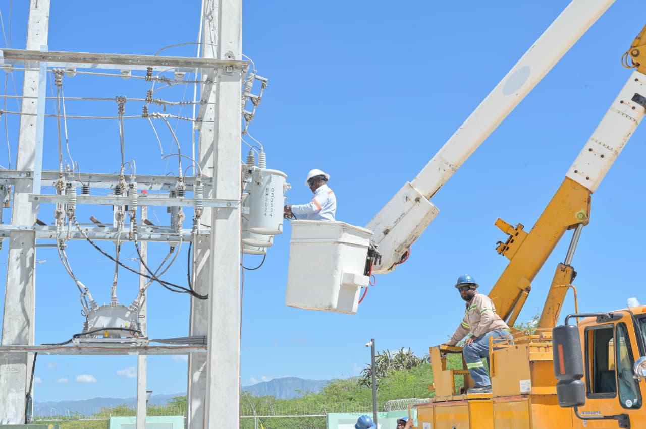 Edesur fortalece más de 2,000 kilómetros de redes, construye y repotencia seis subestaciones eléctricas