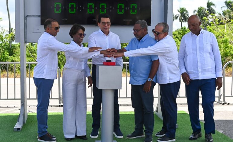 David Collado deja iniciados los trabajos de la carretera que une Nisibón-Uvero Alto.