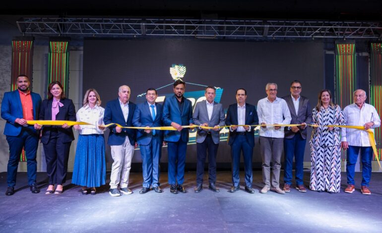 Ministro Ito Bisonó resalta modernización de la permisología en Expo Construcción Puerto Plata 2026