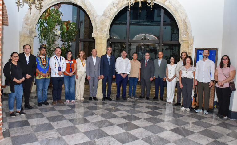 Ministros de Educación y Cultura centroamericanos visitan el Centro Cultural Taíno Casa del Cordón