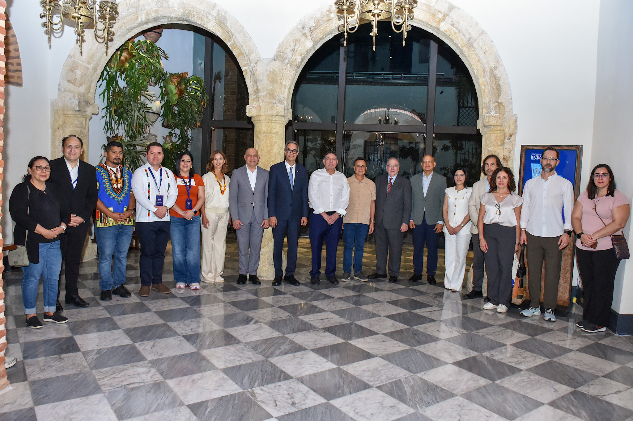 Ministros de Educación y Cultura centroamericanos visitan el Centro Cultural Taíno Casa del Cordón