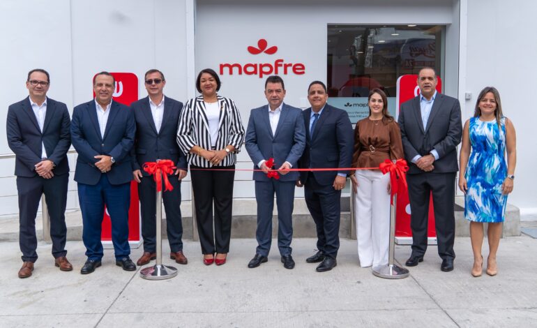 Mapfre fortalece su presencia en la región sur con la inauguración de una nueva oficina comercial unificada en Baní