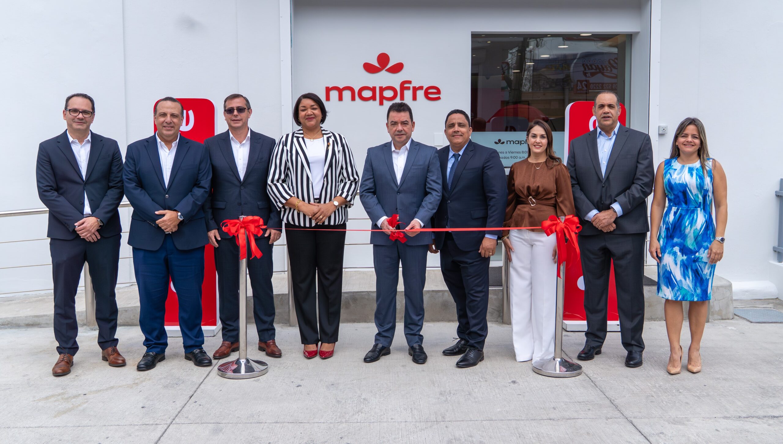 Mapfre fortalece su presencia en la región sur con la inauguración de una nueva oficina comercial unificada en Baní