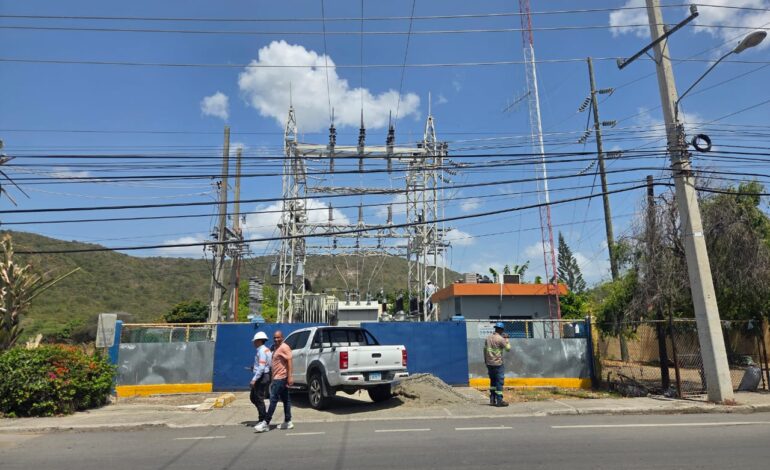  Edesur despliega brigadas técnicas para restablecer servicio eléctrico en comunidades de Peravia