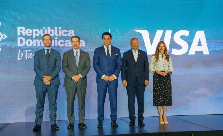 David Collado y Jorge Lemus presentan alianza entre turismo y Visa internacional.