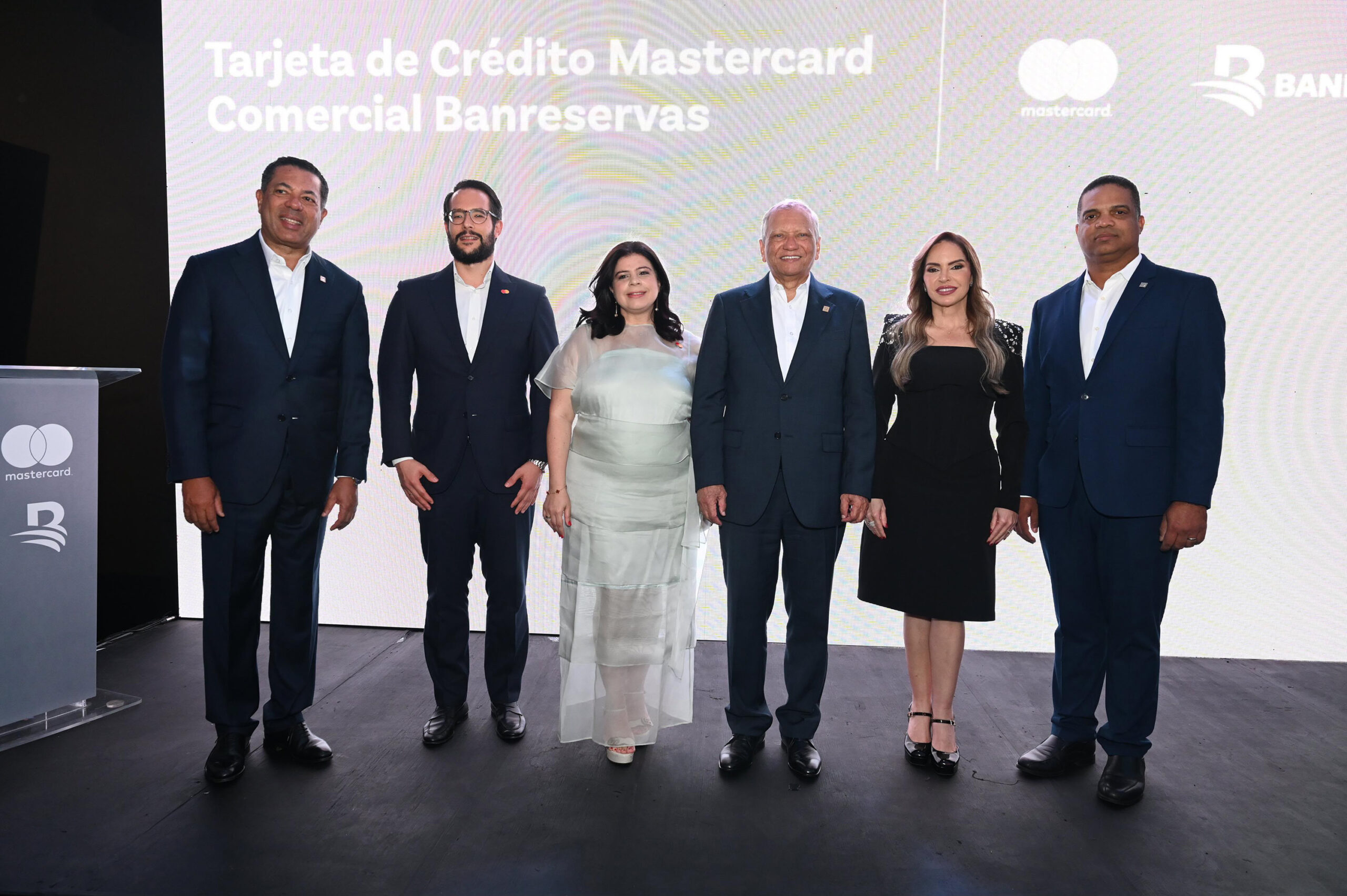 Banreservas lanza junto a Mastercard nueva tarjeta comercial para el sector empresarial
